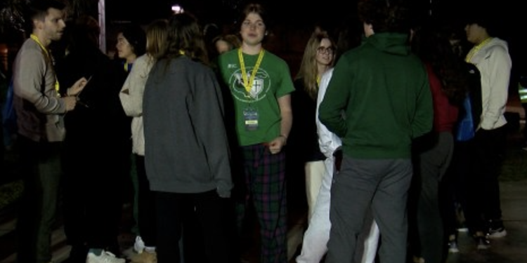 Over 150 Florida Teens Host "Sleep-Out" to Raise Awareness About Homelessness: "Getting Uncomfortable is Making it More Real"