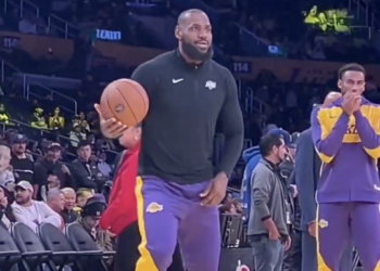 Fans Catch LeBron James Turning Up to Kendrick Lamar's "TV Off" Ahead of Friday's Game [Video]
