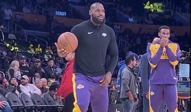 Fans Catch LeBron James Turning Up to Kendrick Lamar's "TV Off" Ahead of Friday's Game [Video]