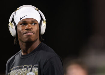 Travis Hunter Placed on Injured Reserve After Non-Contact Knee Injury in Jaguars Practice