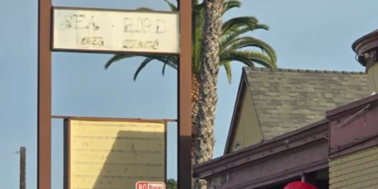 roscoe's chicken & waffles trump