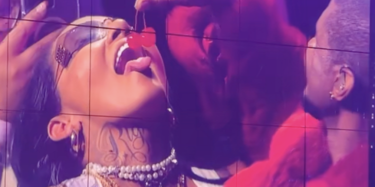 Superstar Treatment: Usher Feeds Chris Brown's Baby Mama Nia Guzman a Cherry During Las Vegas Concert Performance [Video]