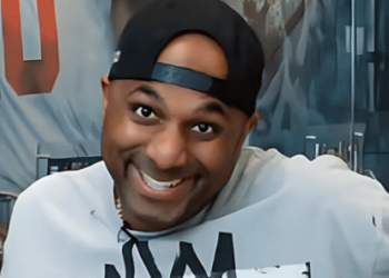 Wallo Steps In to Stop Man from Jumping Off a Bridge in Emotional Scene [Video]