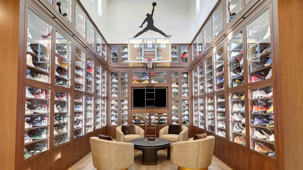 Arizona Mansion With 0K “Jordan Room” - Baller Alert Arizona Mansion With 0K “Jordan Room”