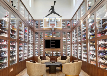 Arizona Mansion With $300K “Jordan Room”