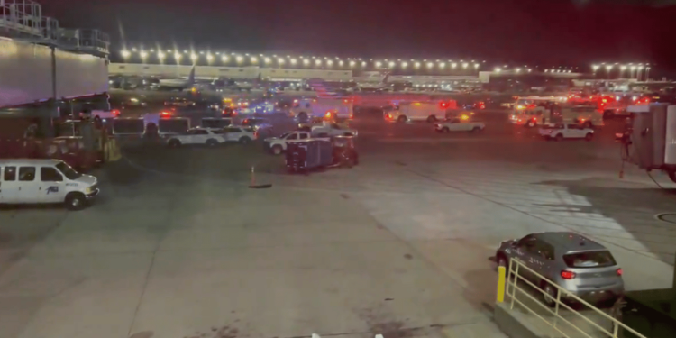 Airplane Wing Strikes Ground Vehicle at Chicago O'Hare International Airport, Driver in Critical Condition [Video]