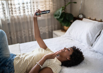 How to Make a Long-Distance Relationship Work in 2025