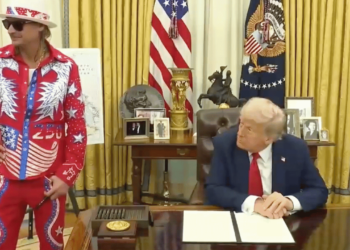 Donald Trump Brings Kid Rock Along to Sign Executive Order Targeting Ticket Scalpers In Odd Oval Office Meeting[Video]