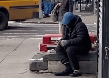 Shocking Video Shows NYC Man Eating a Dead Rat on the Street as Onlookers Gasp in Horror [Video]