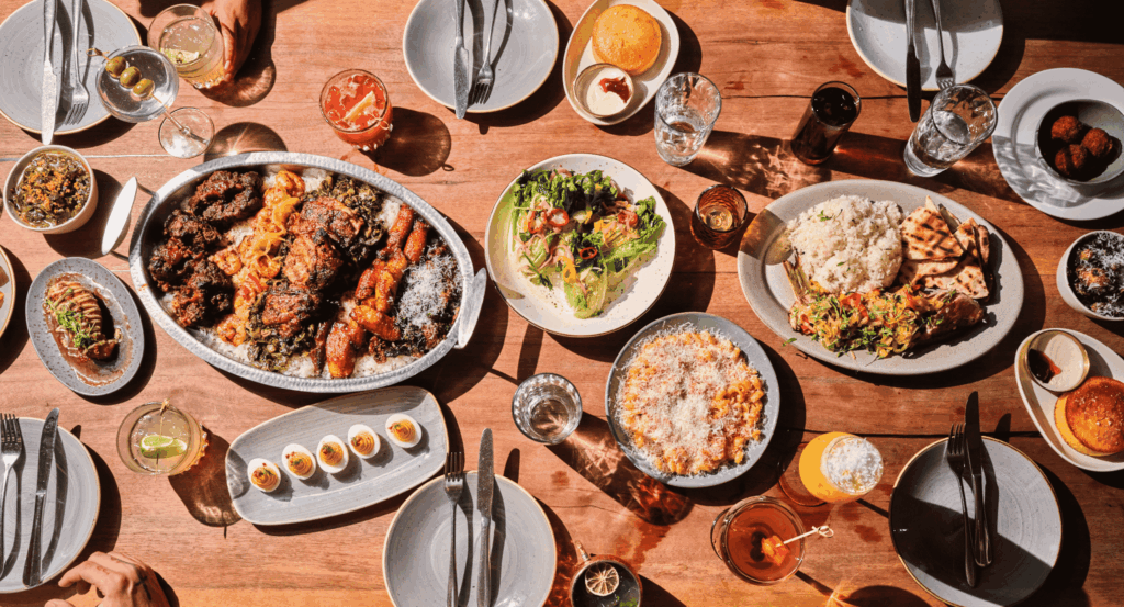 Red Rooster Full Dinner Table