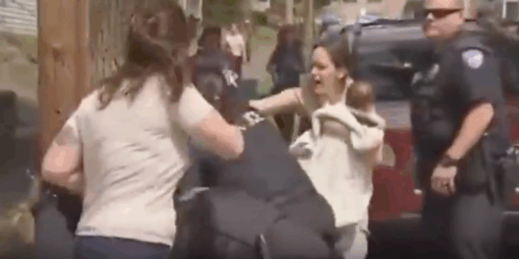 ICE Arrests Mother in Front of Her Baby and Teen Daughter in Massachusetts as Neighbors Clash With Agents [Video]