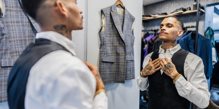 Signs You’re Dating a Narcissist and Why You Must Leave