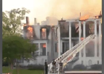 Nottoway Plantation, Which Once Enslaved Over 100 Black People, Burns to the Ground in Louisiana Fire [Video]