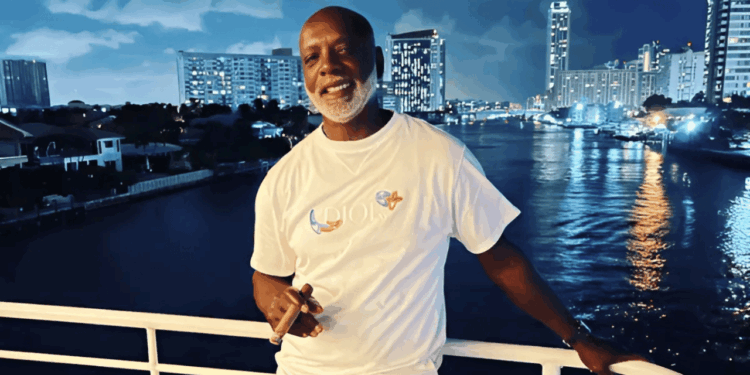 Peter Thomas Turns Himself In to Begin 18-Month Prison Sentence Over Tax Fraud