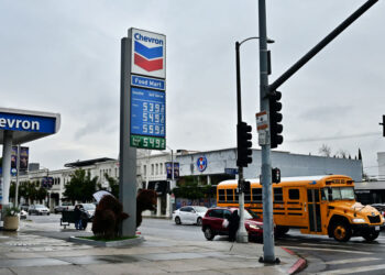 Gas Could Hit $8 in California as Two Major Refineries Shut Down