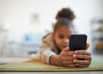 Virginia Sets One Hour Social Media Limit for Kids Under 16 Starting 2026