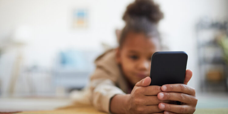 Virginia Sets One Hour Social Media Limit for Kids Under 16 Starting 2026