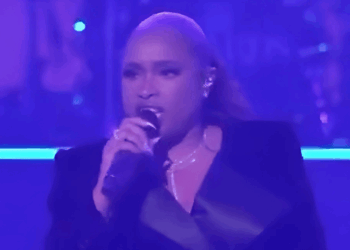 Jennifer Hudson Brings Down the House with Epic "Gold Digger" Performance During BET Awards' Jamie Foxx Tribute [Video]