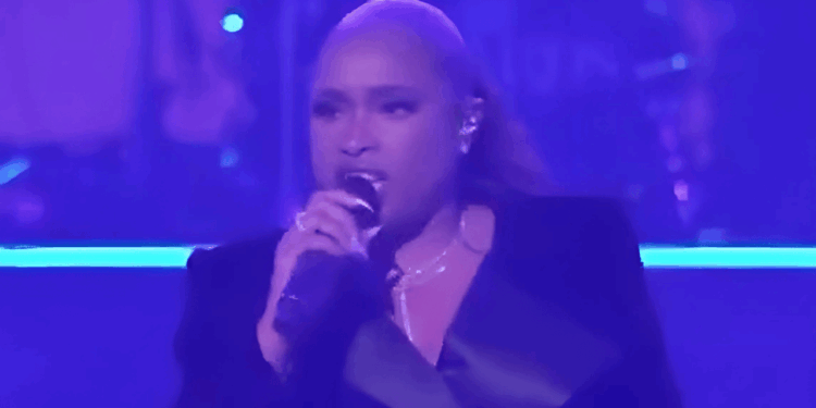 Jennifer Hudson Brings Down the House with Epic "Gold Digger" Performance During BET Awards' Jamie Foxx Tribute [Video]