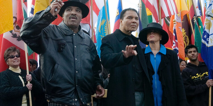Rahaman Ali, Muhammad Ali’s Loyal Brother and Fellow Fighter, Dies at 82