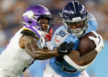 Titans vs. Vikings Game Interrupted by Flying Sex Toy on the Field in Nashville [Video]