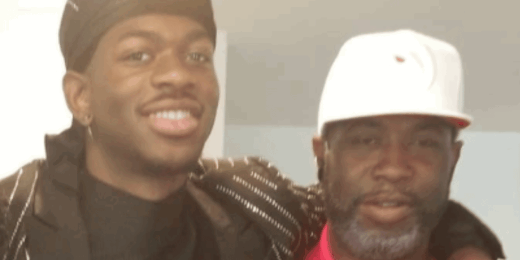 Lil Nas X’s Dad Shares Details of Emotional Jail Visit: “He Was Apologizing to People for Something He Was Going Through” - Baller Alert Lil Nas X’s Dad Shares Details of Emotional Jail Visit: “He Was Apologizing to People for Something He Was Going Through”