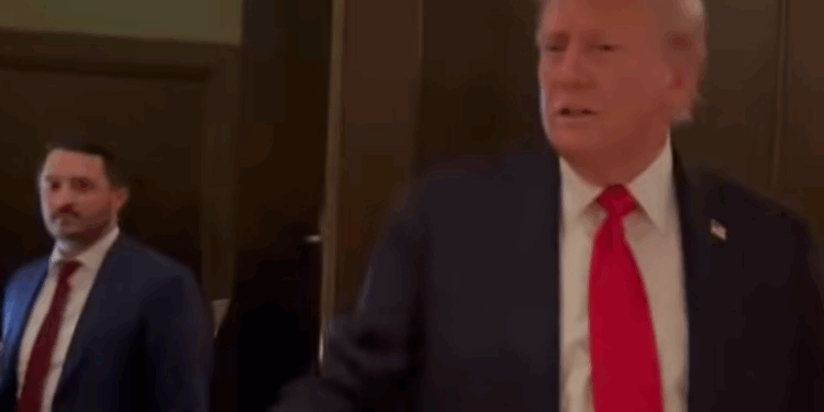 donald trump - Baller Alert Protesters Interrupt Trump’s Dinner in D.C., Call Him “Hitler of Our Time”