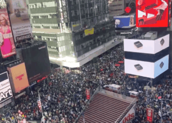 Over 2,500 "No Kings" Protests Take Place Nationwide to Challenge Trump Policies [Video]