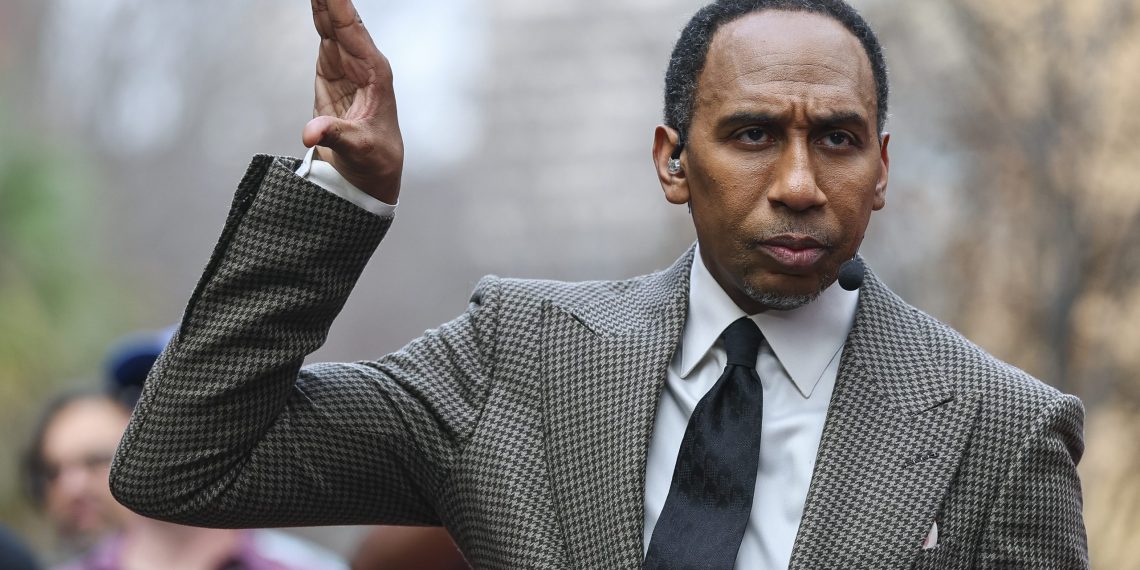 Stephen A. Smith Calls NABJ’s Thumbs Down Award “BS,” Says Their Accusation Might Be “The Lowest” Yet - Baller Alert Stephen A. Smith Calls NABJ’s Thumbs Down Award “BS,” Says Their Accusation Might Be “The Lowest” Yet