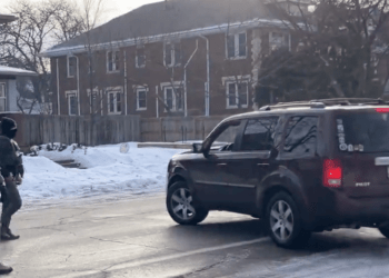 ICE Agent Fatally Shoots Woman During Minneapolis Operation as City Leaders Reject Self-Defense Claim
