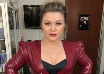 Kelly Clarkson Is Saying Goodbye to Her Talk Show After Seven Seasons