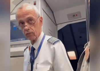 Brazilian Pilot Arrested Onboard Plane Over Alleged Involvement in Child Sex Ring -- Woman Reportedly Offered Her Granddaughters to Him [Video]