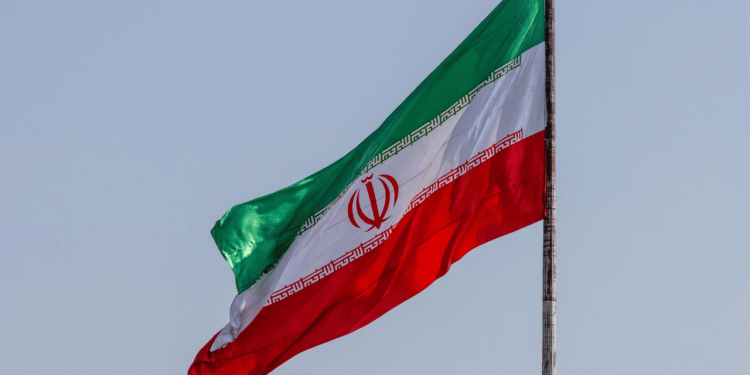 U.S. Retaliates Against Iran After Helicopter Crash Near World’s Most Critical Oil Route