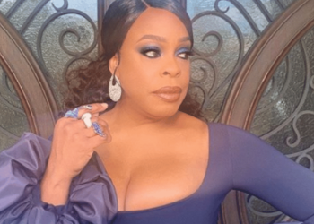 Niecy Nash Reveals She Outsmarted a Dangerous Mexico Situation With Unexpected Help from Swingers [Video]