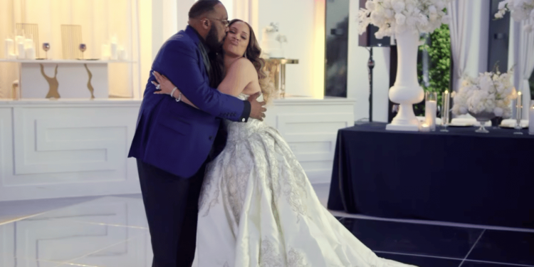 Marvin Sapp’s New Wife Shuts Down Rumors That the Church Funded Their Wedding: “Everybody’s Not Broke”