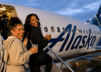 FAA Says Alaska Airlines Let Intoxicated Passengers Board -- Now A $165K Fine Is On The Table