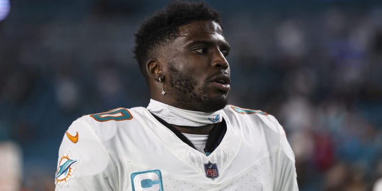 Tyreek Hill Pays Up Mid-Trial After Influencer Says He Shattered Her Leg During Football Drills