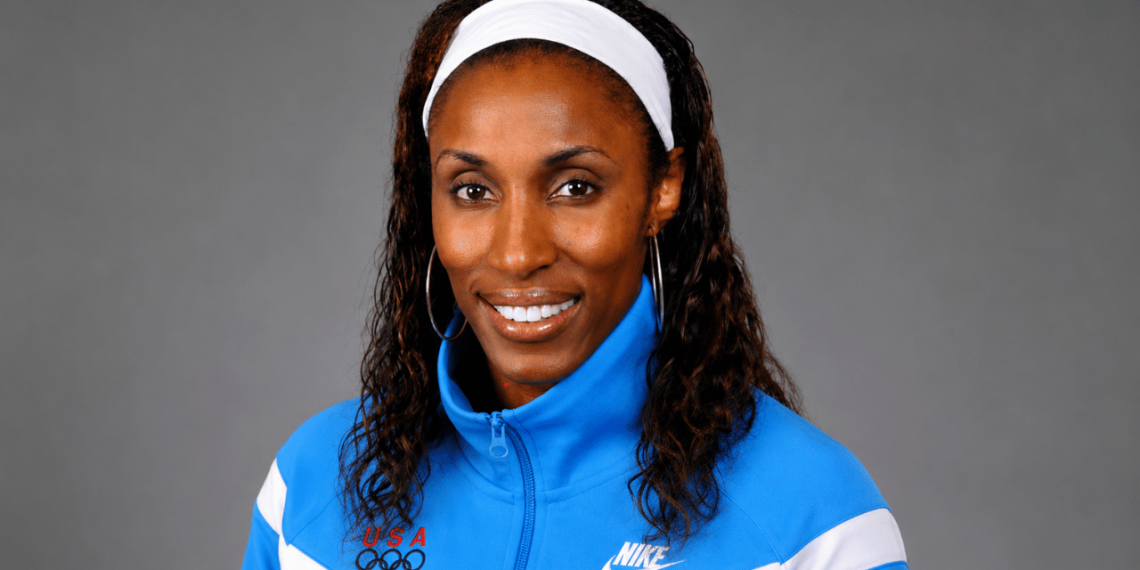 Lisa Leslie Becomes The First WNBA Player Honored With A Statue Outside The Lakers And Sparks Arena