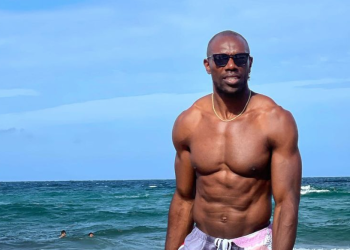 Terrell Owens Exposes Former Manager Over Alleged Theft -- Says She Secretly Gave Herself A Raise - Baller Alert Terrell Owens Exposes Former Manager Over Alleged Theft -- Says She Secretly Gave Herself A Raise