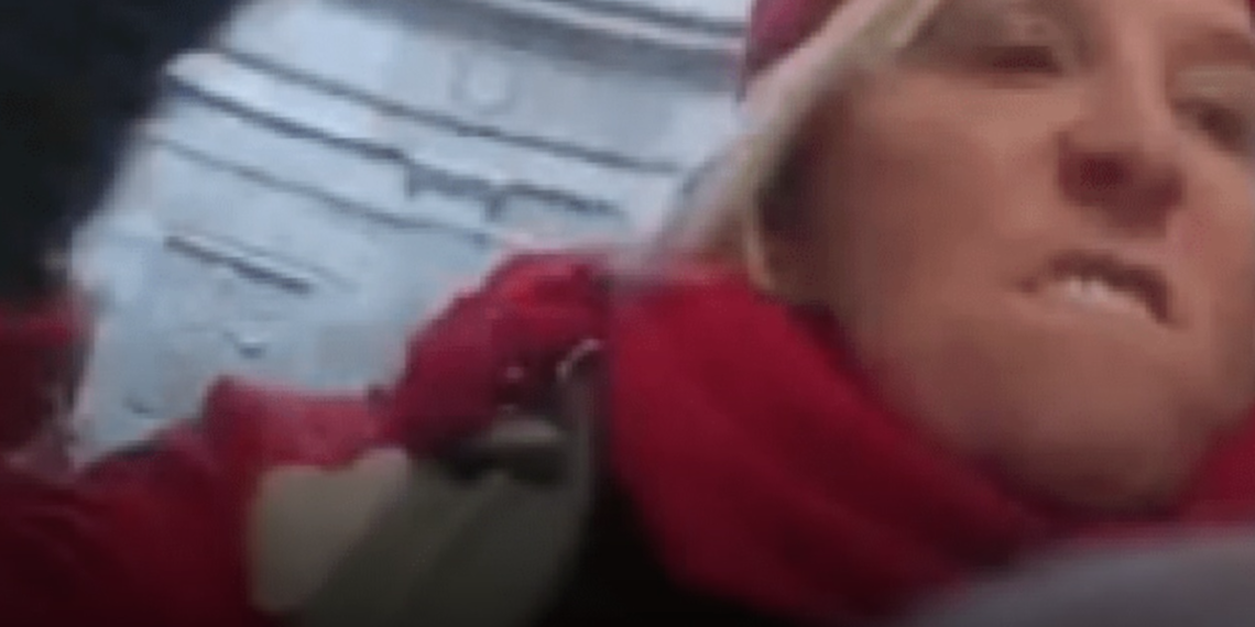 Doctor who punched police officer during January 6 Capitol riot loses medical license