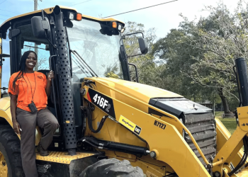 Florida Sanitation Worker Shot Inside Her Work Vehicle, And Police Say The Attack Was Targeted