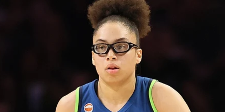 Olivia Miles of the Minnesota Lynx shoots a free throw against the Connecticut Sun