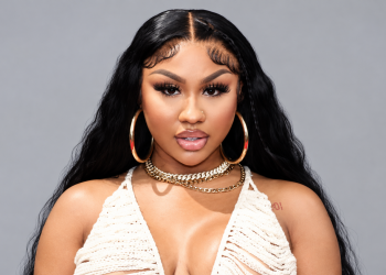 Ari Fletcher says people are too addicted to her life