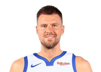 Kristaps Porzingis of the Golden State Warriors