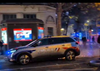 Paris riots damage at Place de la République