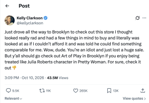Tweet by Kelly Clarkson praising Art of Play in Brooklyn after a negative in-store experience.