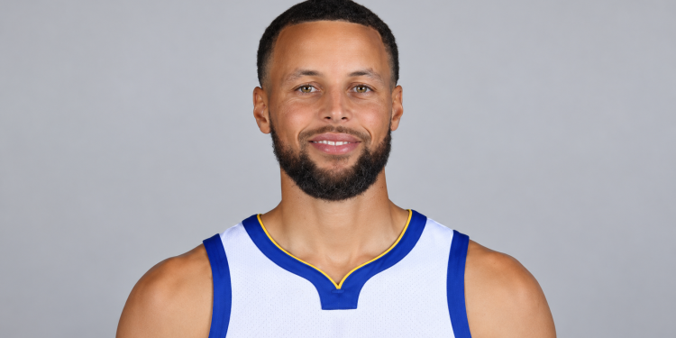 Steph Curry injury update, Warriors guard Steph Curry on the court