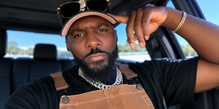 Former Cowboys Star Dez Bryant Says Police Held Him at Gunpoint in Front of His Daughters, Then Cited Him for Assault